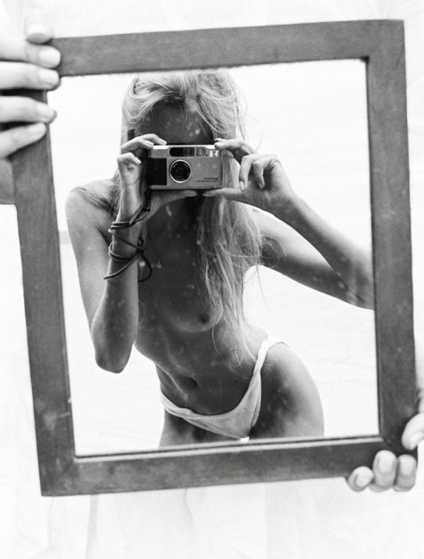 6P Maya Stepper topless photos