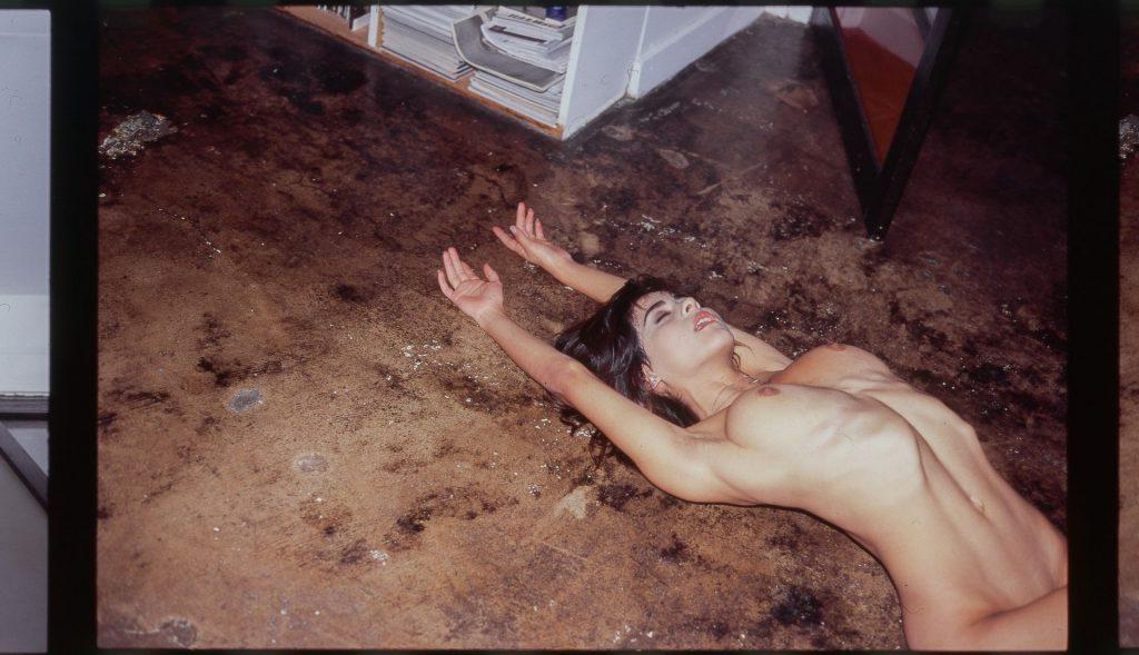 21P Mia Valentine Topless