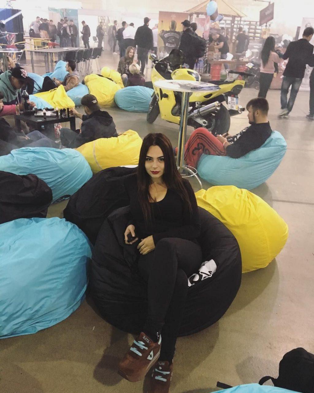 25P Mikhalina Novakovskaya Topless