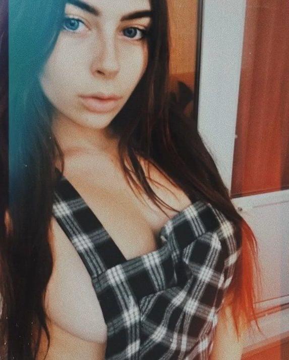 25P Mikhalina Novakovskaya Topless