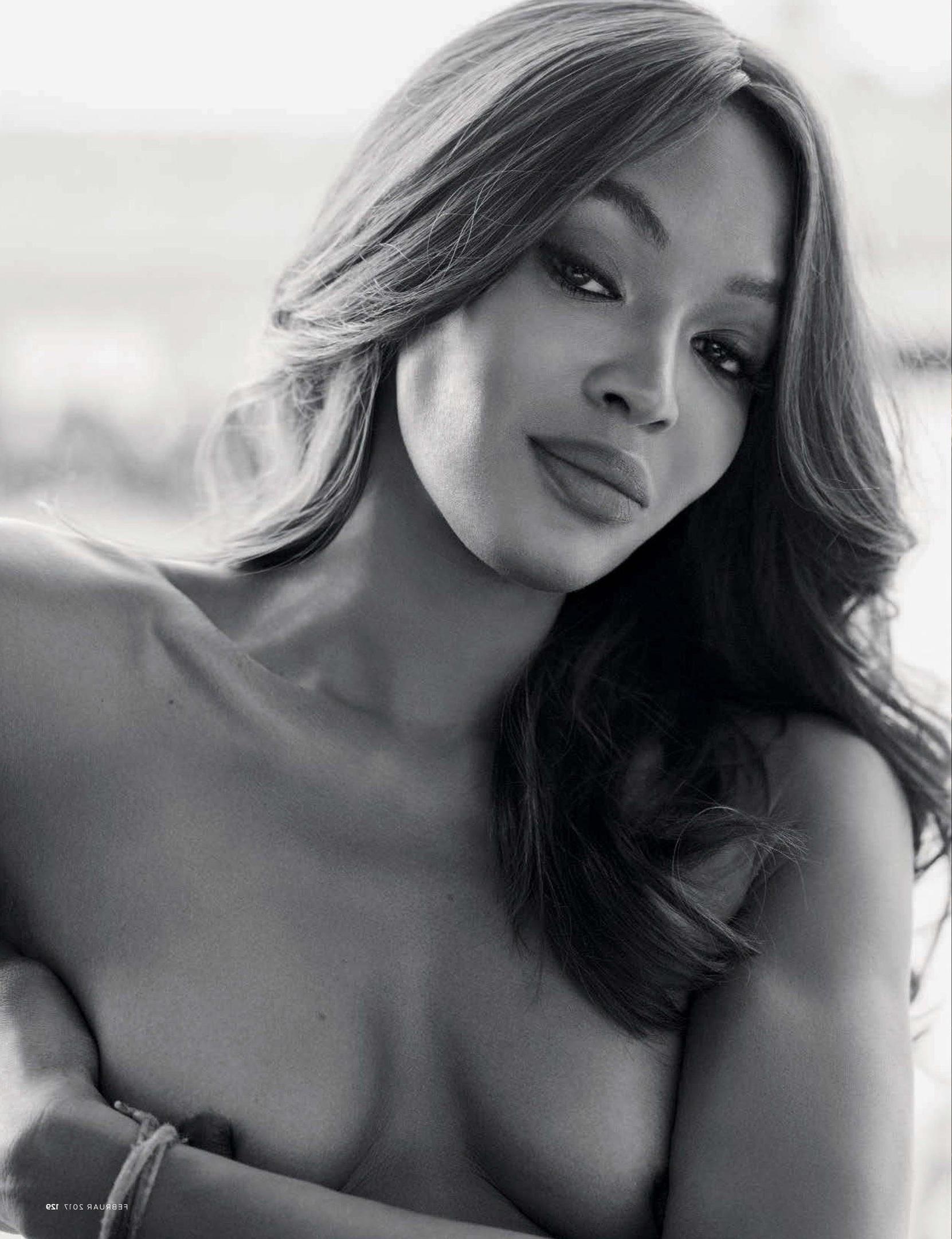 6P Topless Photos of Naomi Campbell