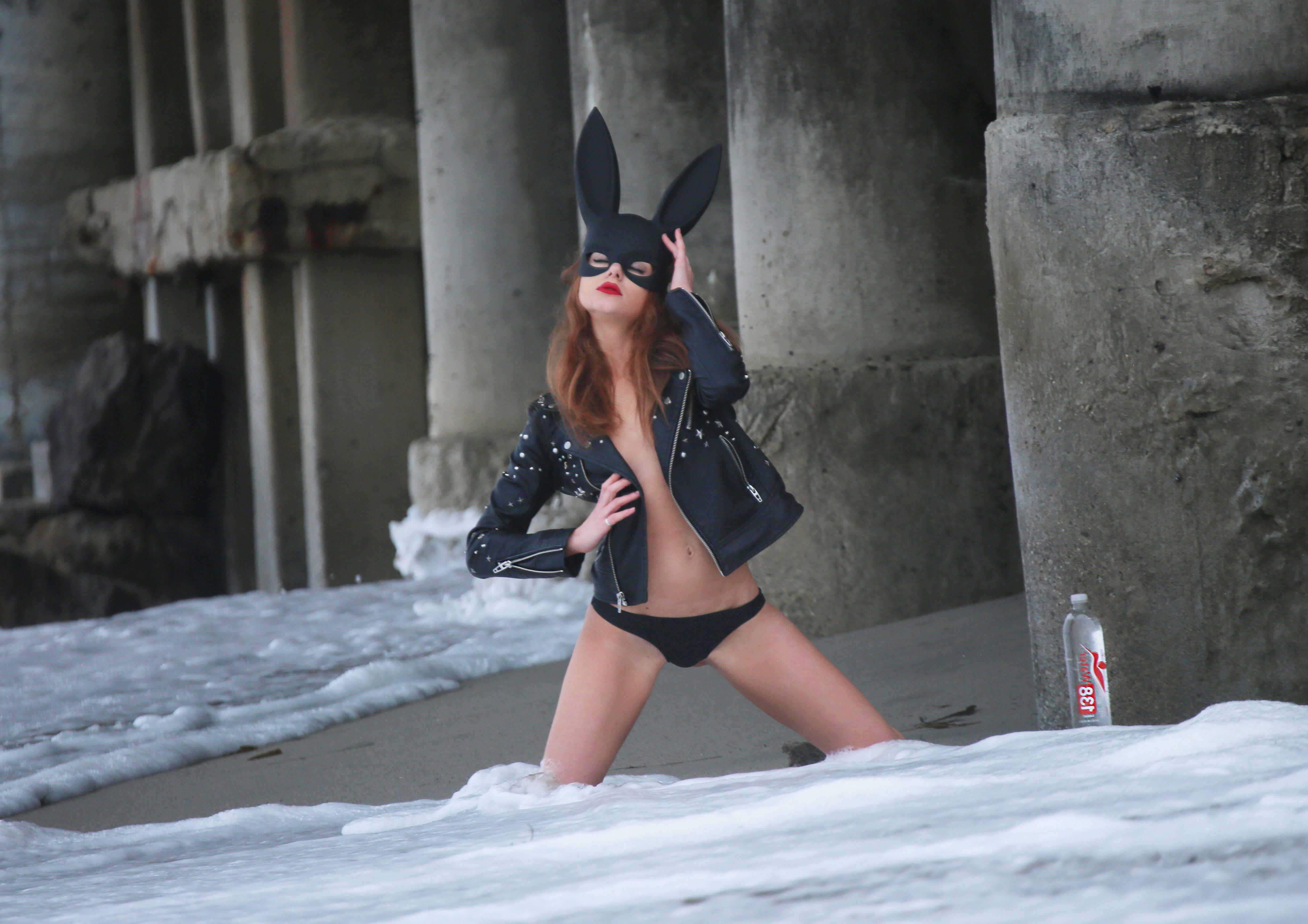 25P Natalia Borowsky Topless