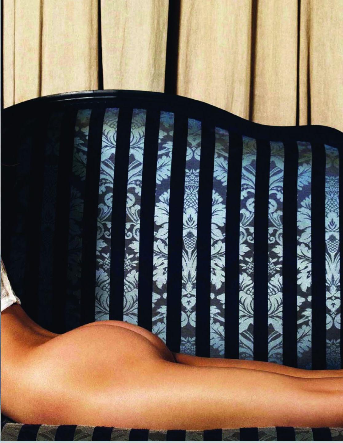 25P Nina Bajerska Topless