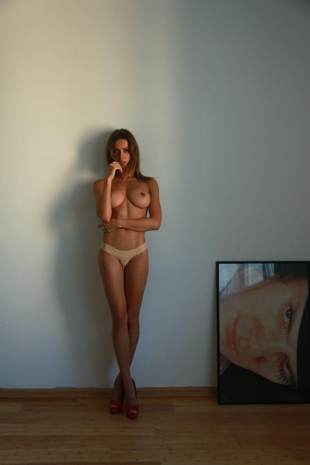 24P Olga Alberti Topless