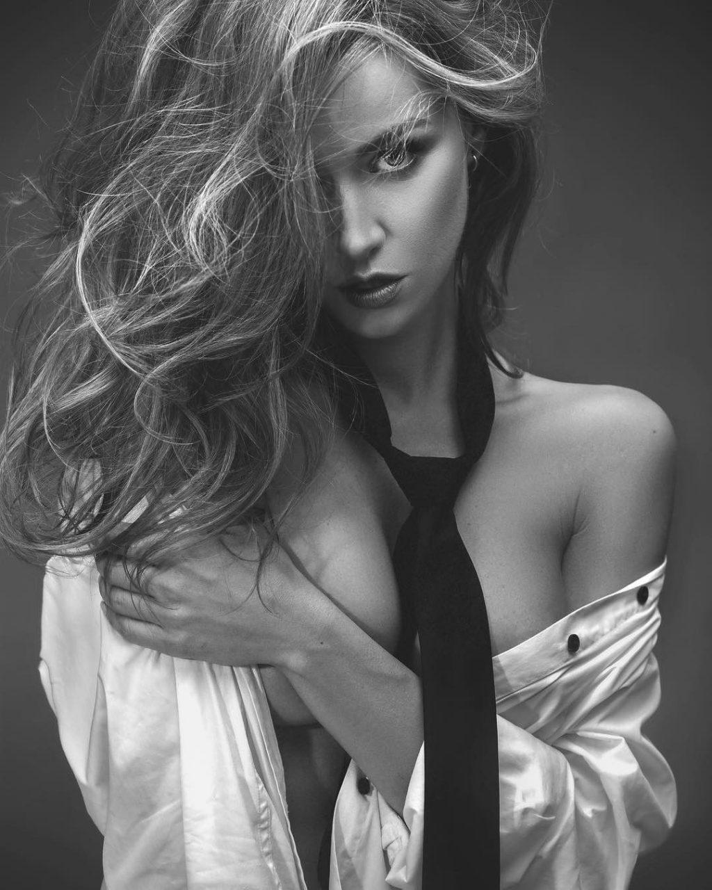 24P Olga Alberti Topless