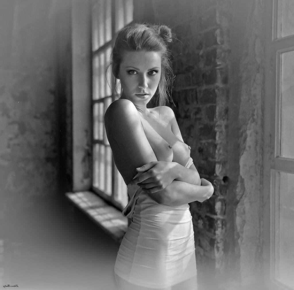 24P Olga Alberti Topless