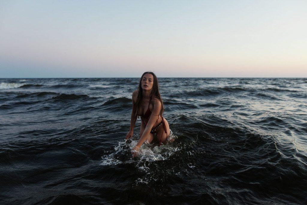 9P Olga Kobzar Topless