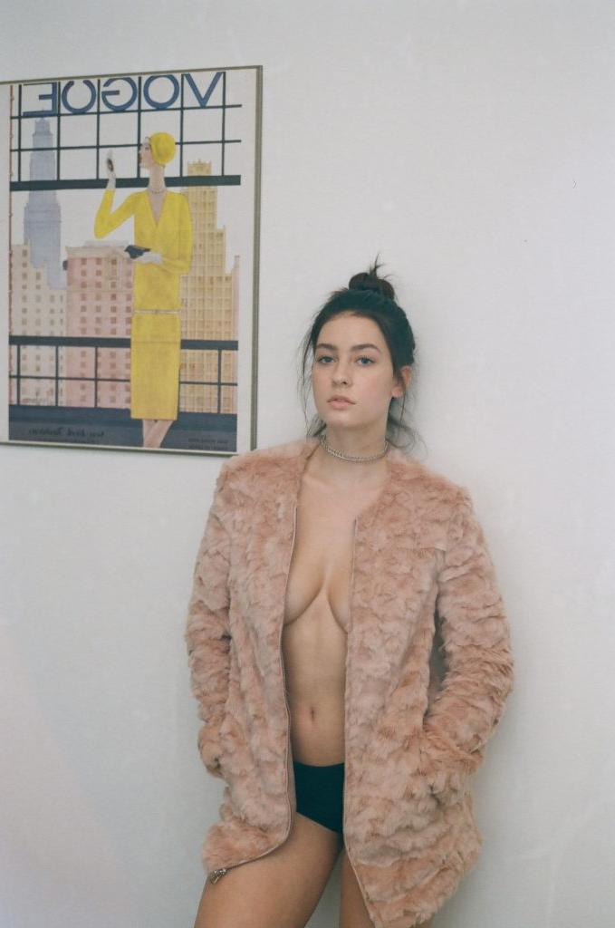 24P Olivia Norella Topless