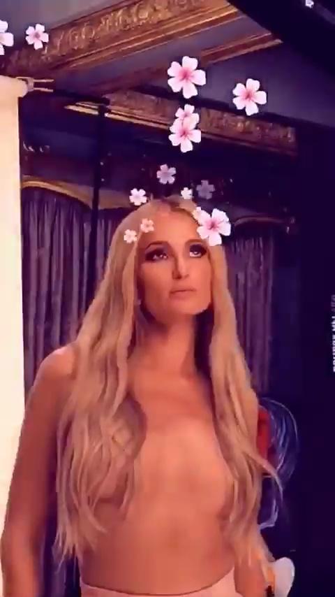 25P Paris Hilton Topless