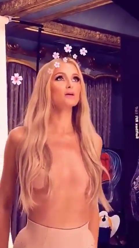 25P Paris Hilton Topless