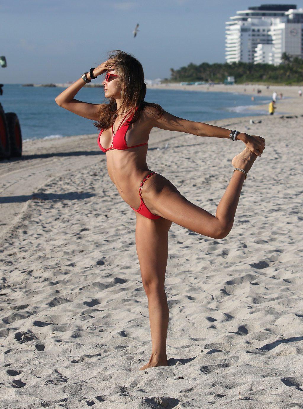 25P Patricia Contreras Topless
