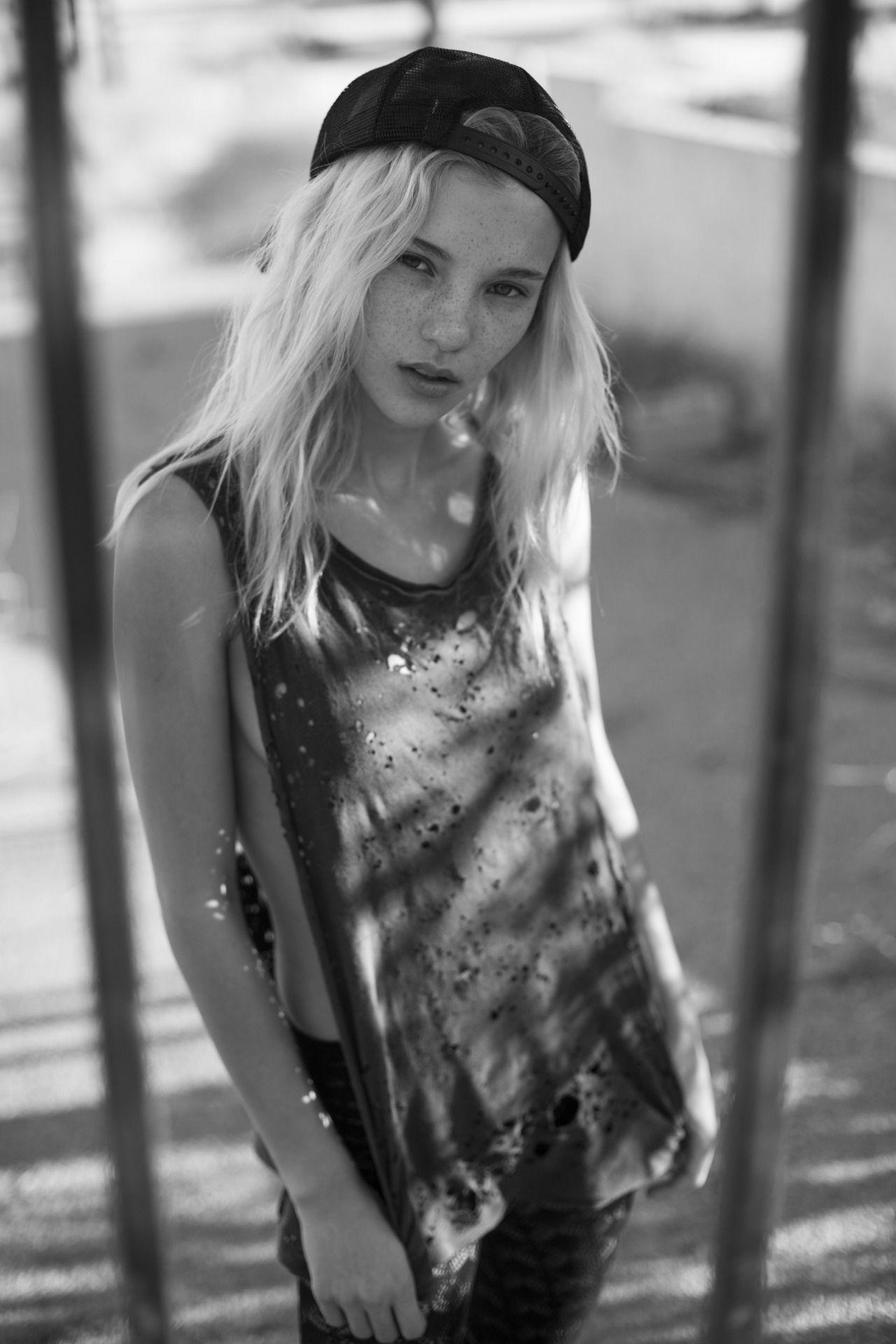 10P Topless Rachel Yampolsky