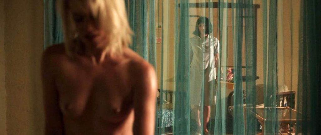 4P Sarah Filippi Topless
