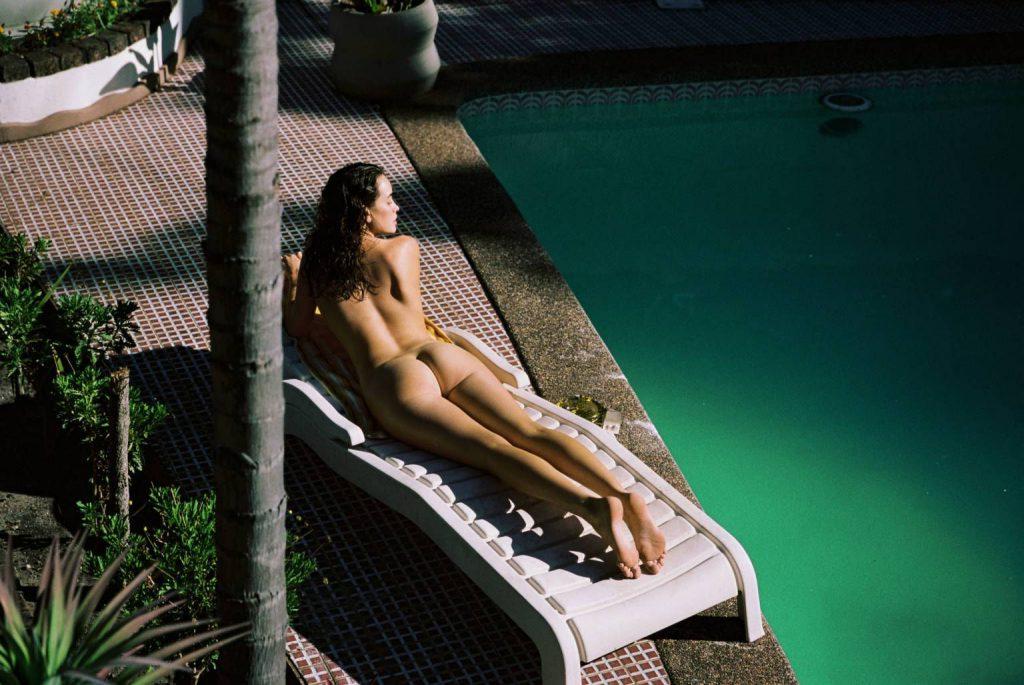 25P Sarah Stephens Topless