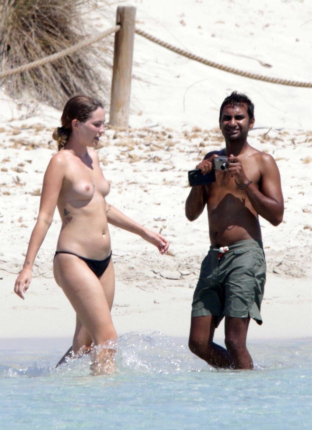 5P Serena Skov Campbell Topless