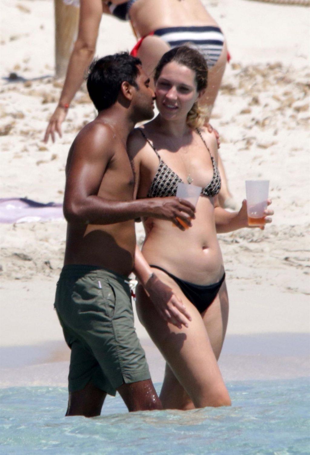 5P Serena Skov Campbell Topless