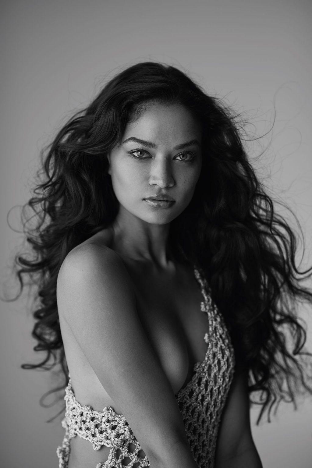 4P Shanina Shaik Topless