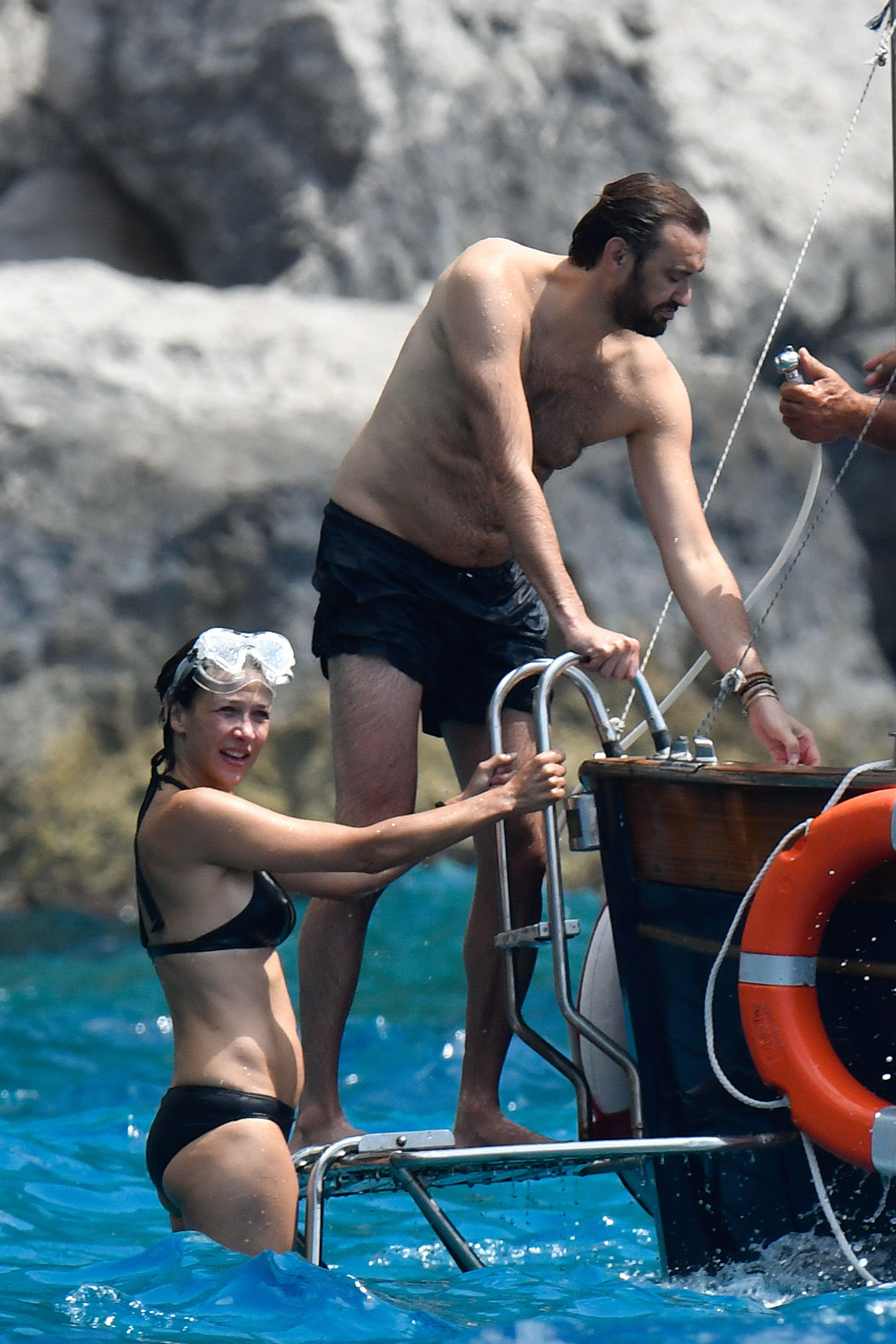 8P Topless Photos of Sophie Marceau
