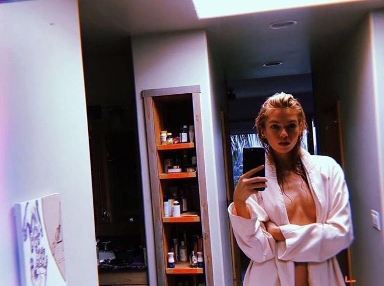 25P Stella Maxwell Topless