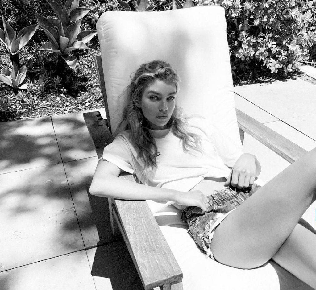 25P Stella Maxwell Topless