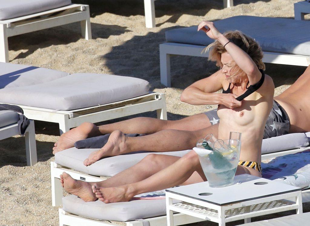 13P Stephanie Pratt Topless