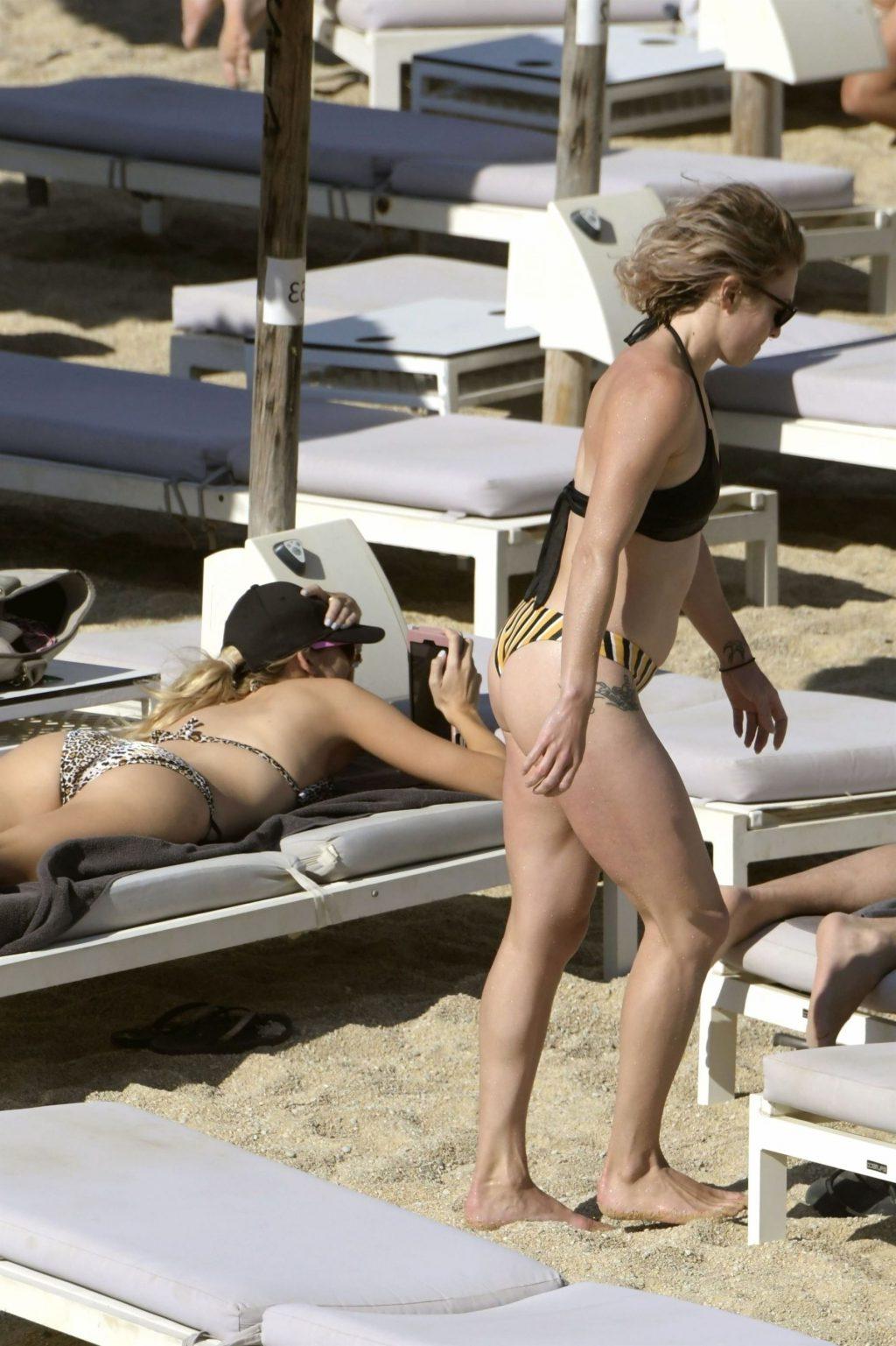 13P Stephanie Pratt Topless