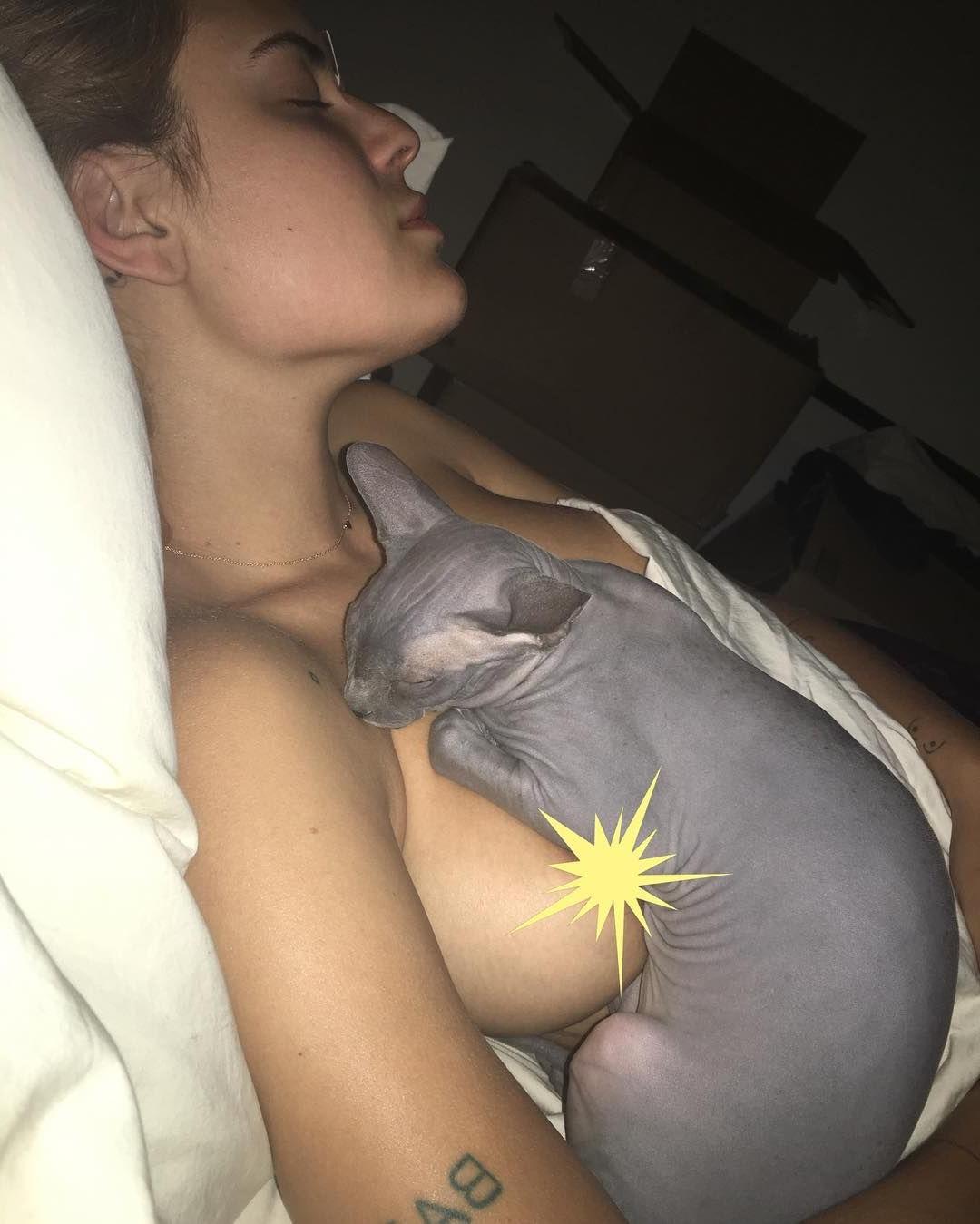 5P Tallulah Willis Topless Photos