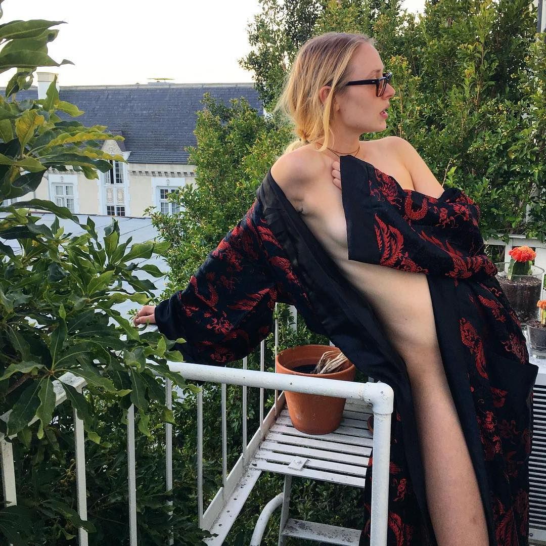 5P Tallulah Willis Topless Photos