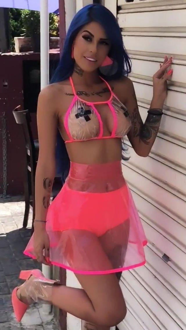 25P Tati Zaqui Topless