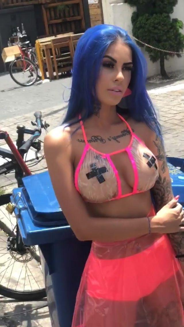 25P Tati Zaqui Topless