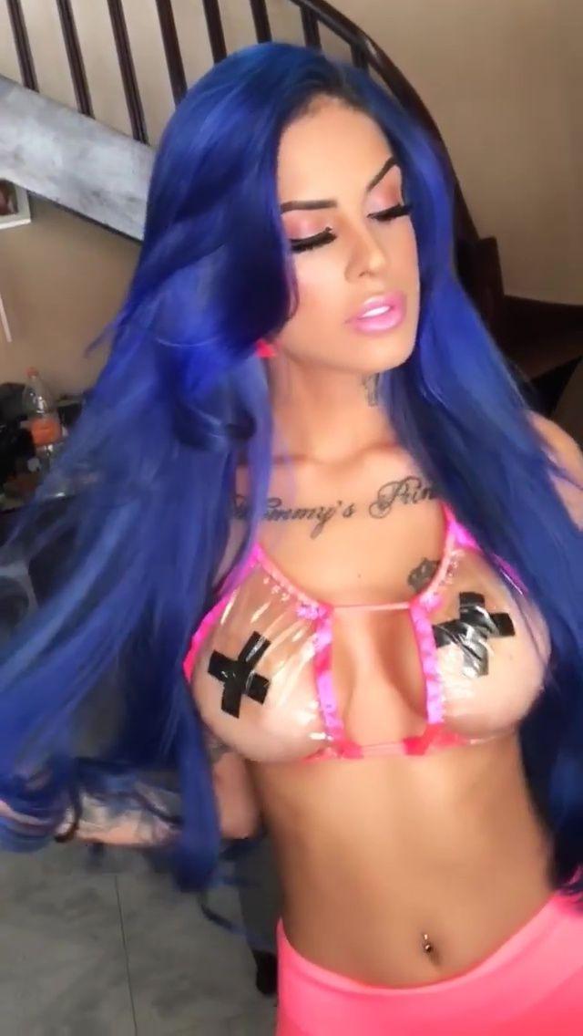 25P Tati Zaqui Topless