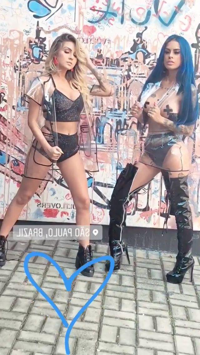 25P Tati Zaqui Topless