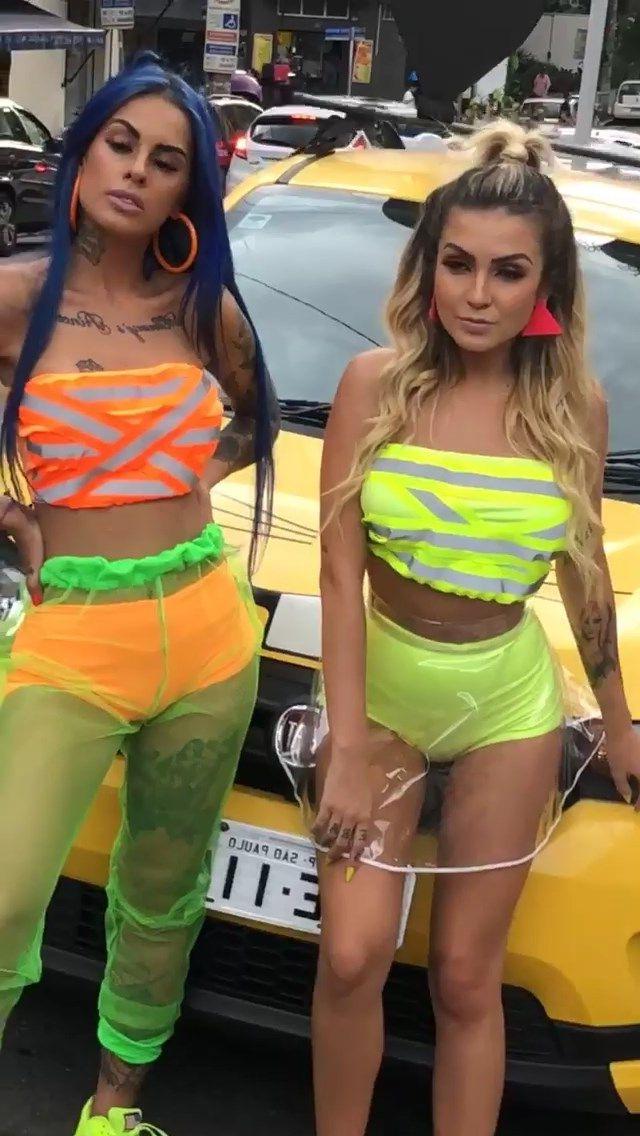 25P Tati Zaqui Topless