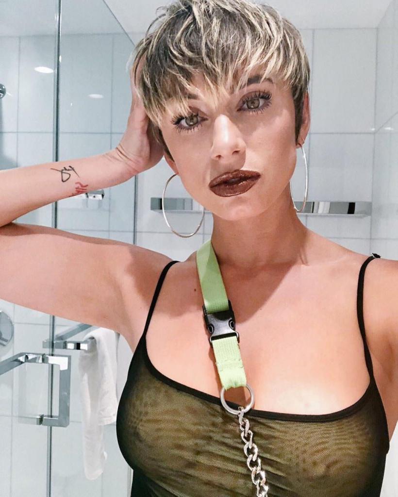 10P YesJulz Topless