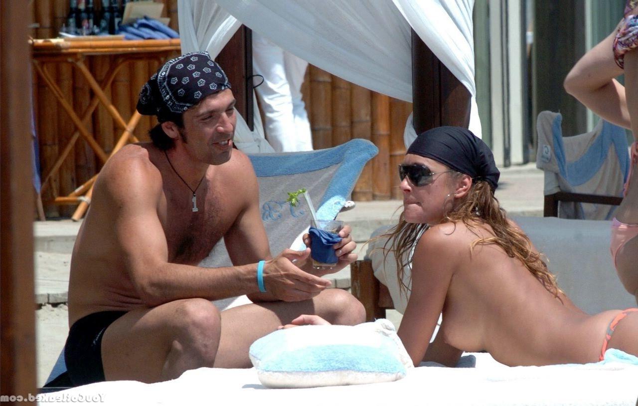 5P Topless pics of Alena Seredova