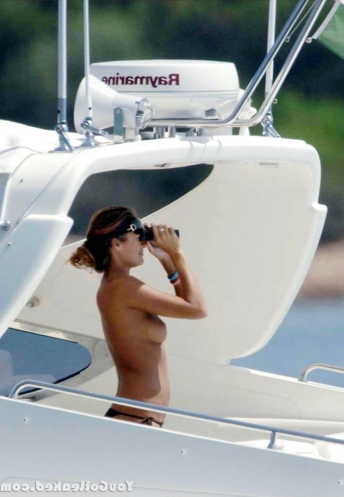 5P Topless pics of Alena Seredova