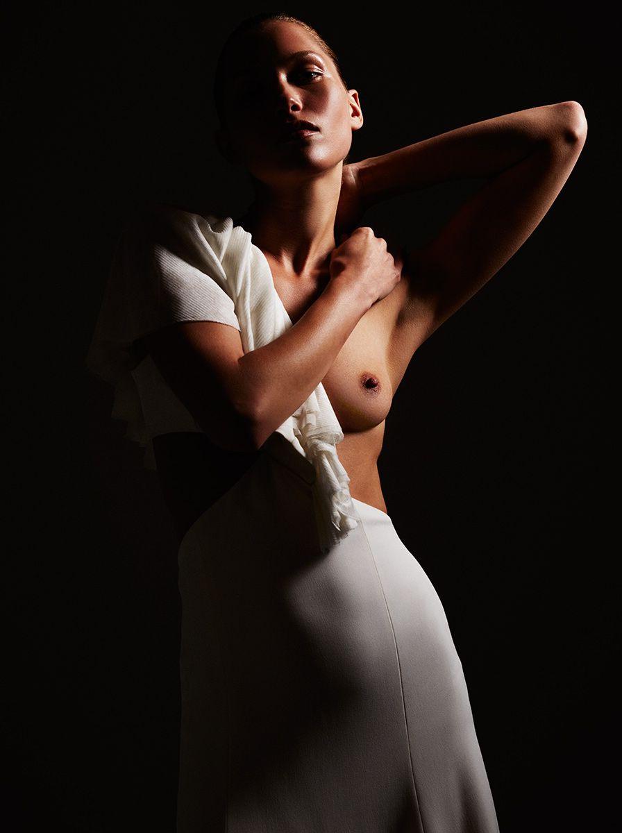 7P Topless Photos of Hana Jirickova