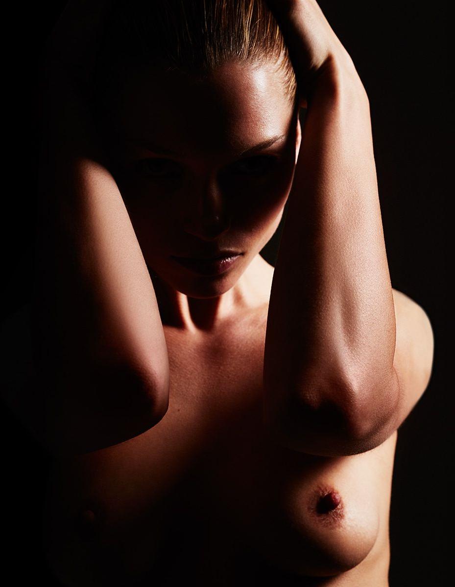 7P Topless Photos of Hana Jirickova