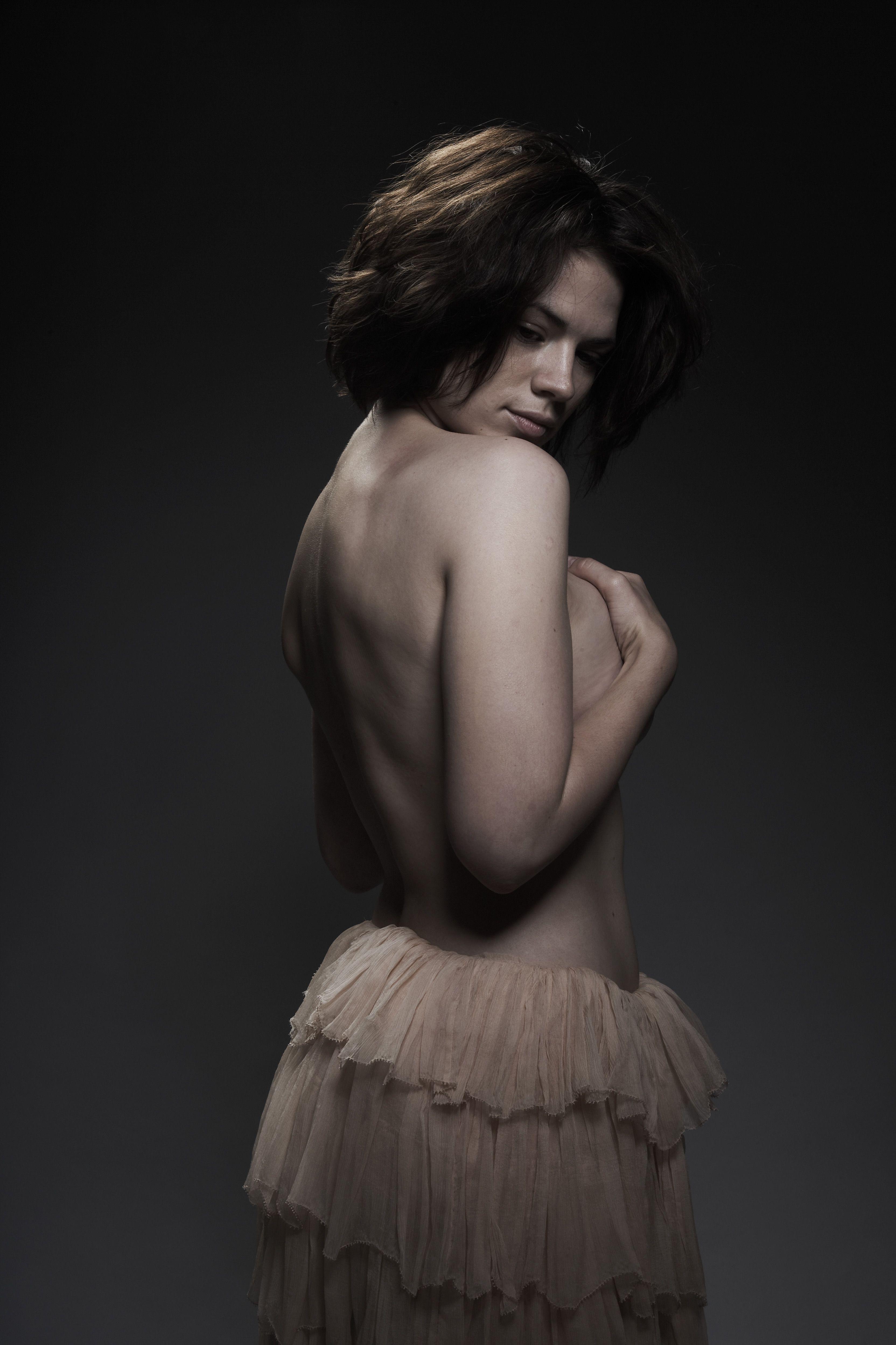 5P Hayley Atwell Topless Photos
