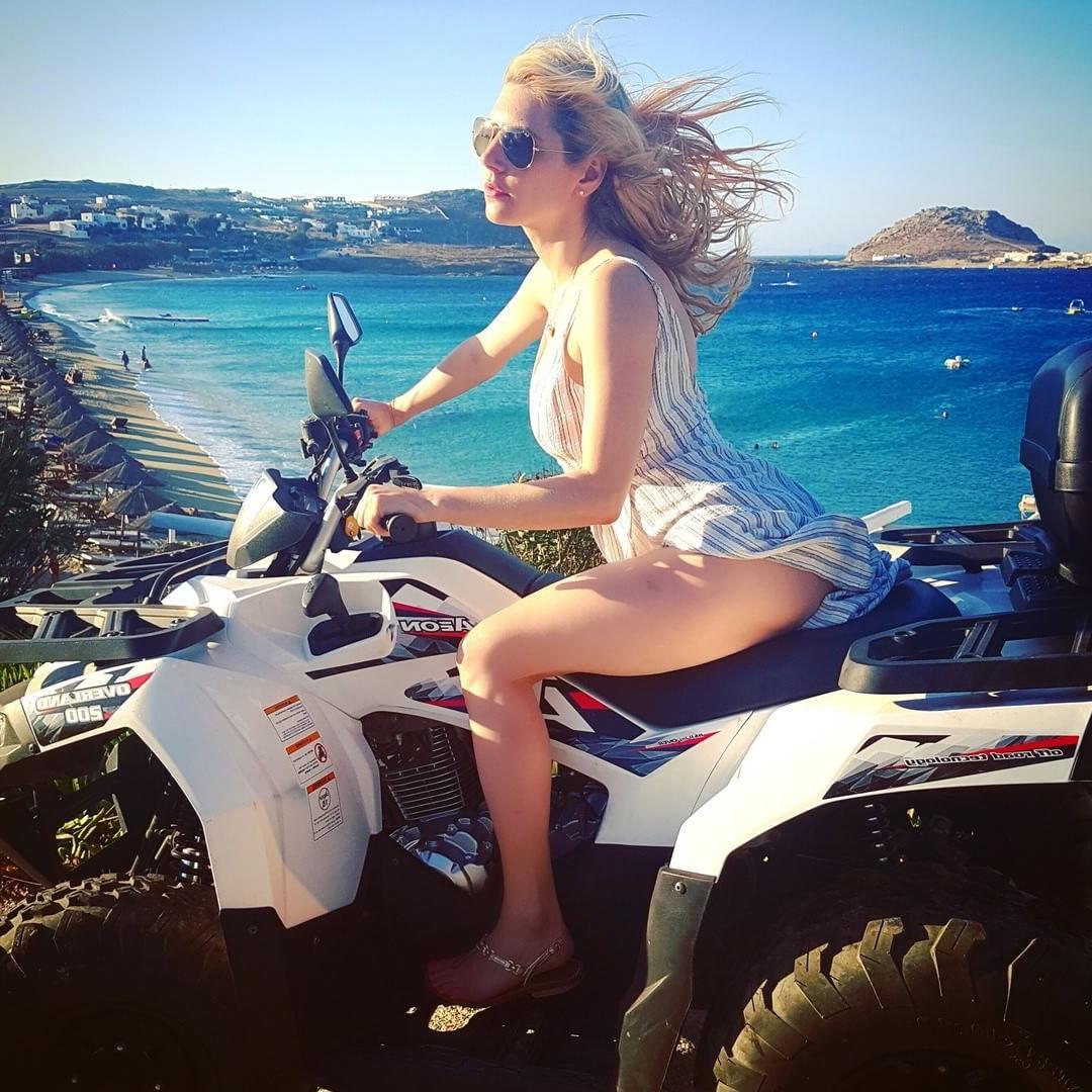 8P Topless Photos of Katheryn Winnick