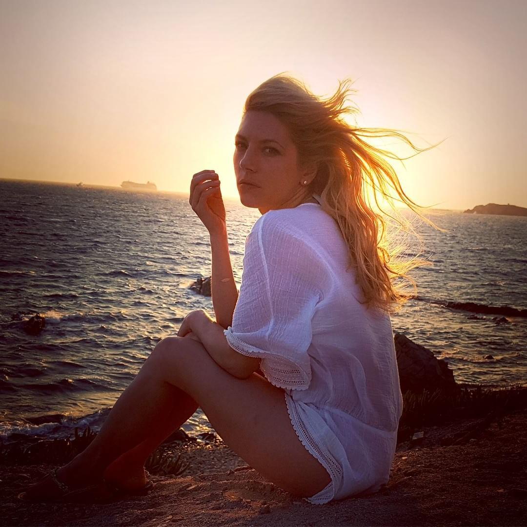 8P Topless Photos of Katheryn Winnick