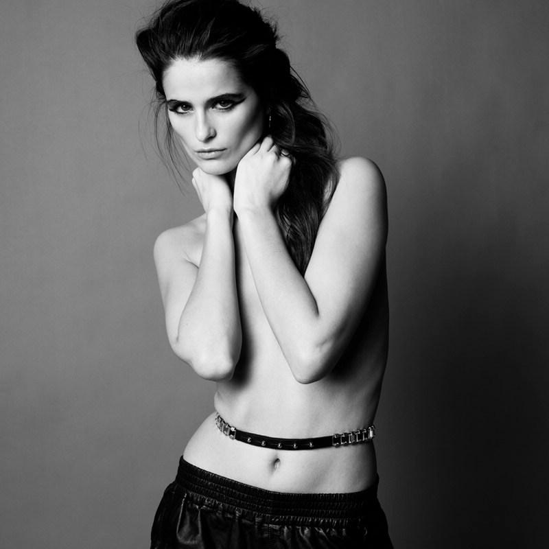 25P Loulou Robert Topless