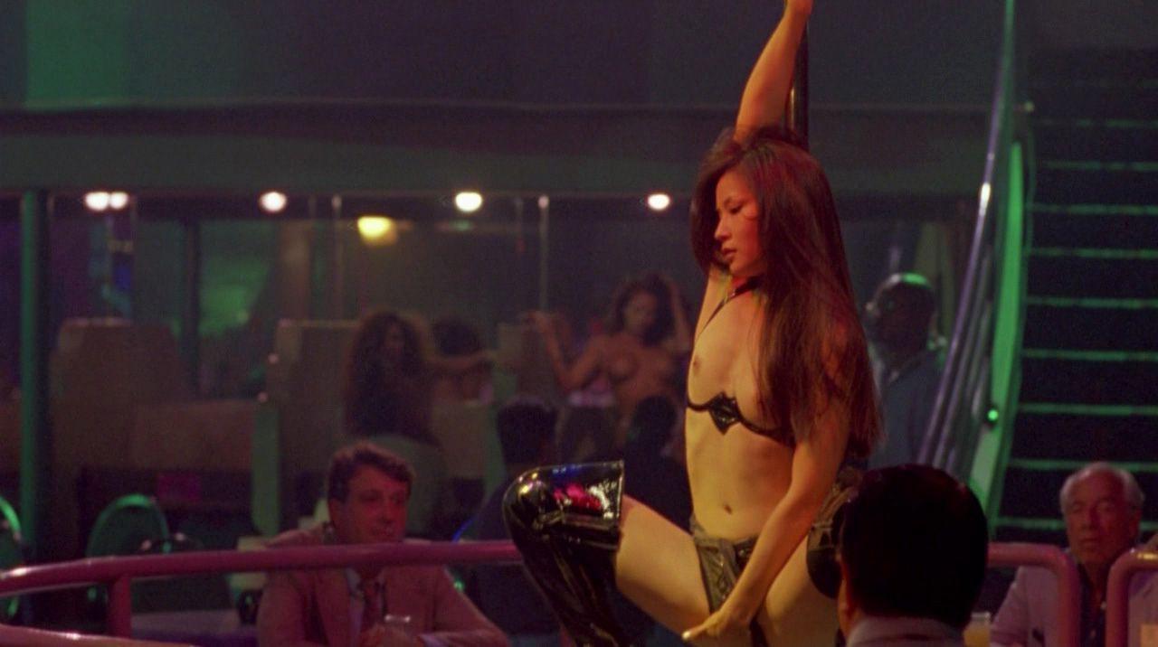 6P Lucy Liu oben ohne