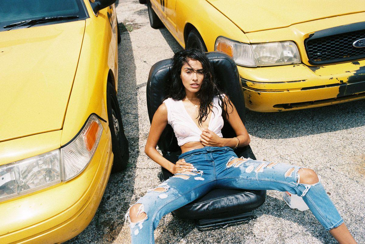 7P Nancy Gomez topless photos