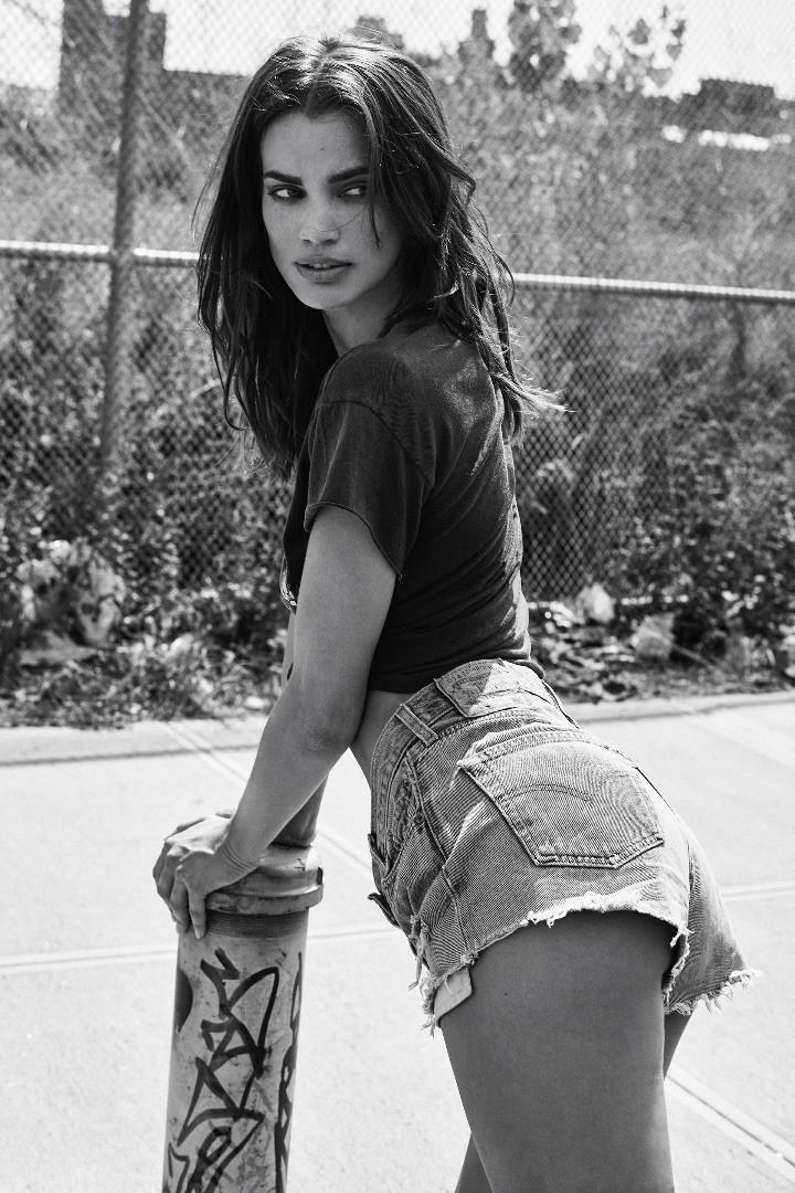 9P Topless Photos of Rianne Ten Haken