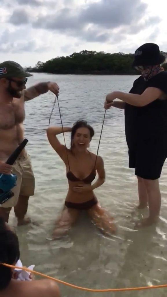 21P Alexis Ren Topless