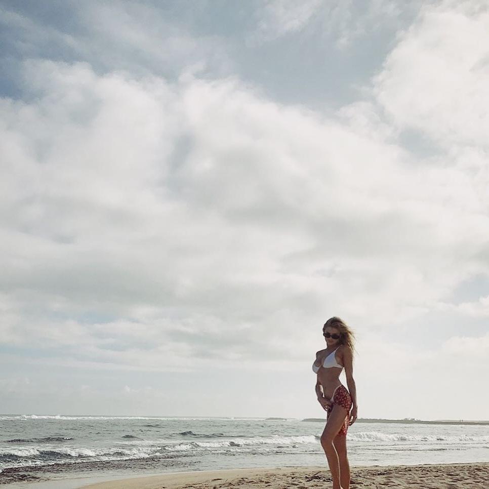 4P Charlotte McKinney Topless
