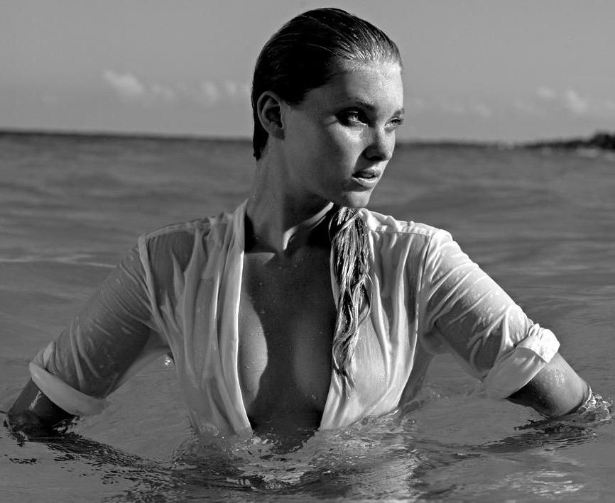 7P Topless pics of Elsa Hosk