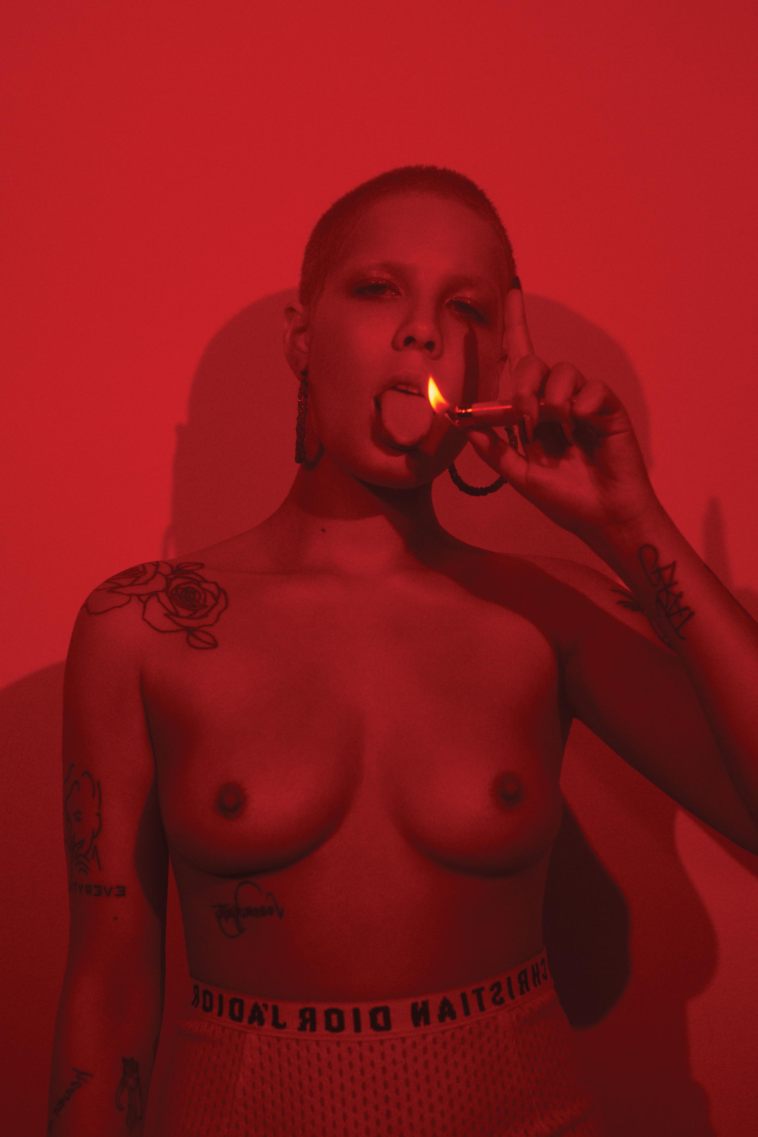 14P Halsey Topless