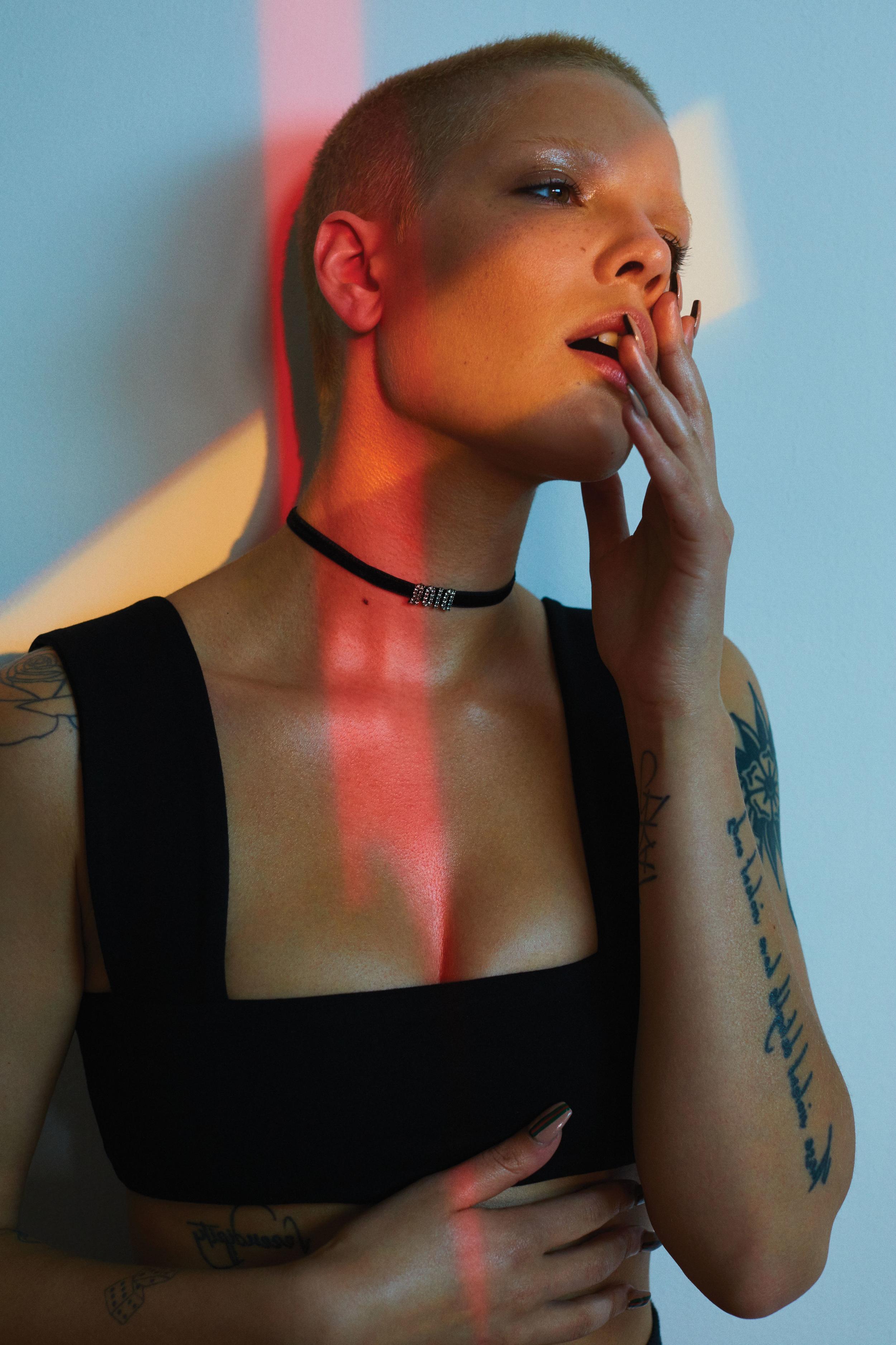 14P Halsey Topless